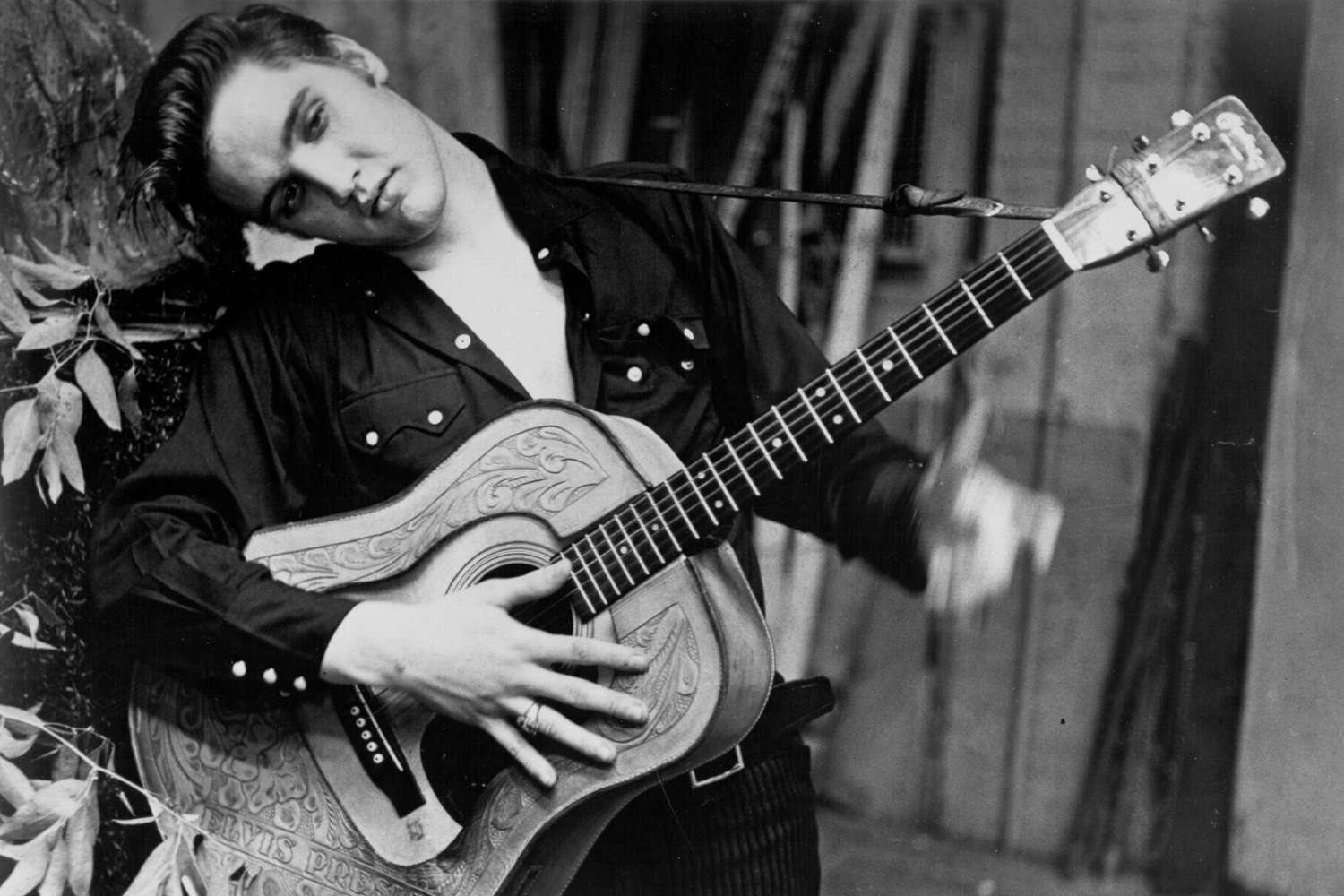 Elvis Presley Throwbacks: Early Photos of Young Elvis Presley